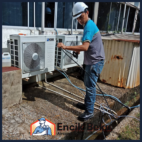 Kerja servis aircond pelanggan 13